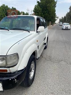 تۆیۆتا لاند کروزەر